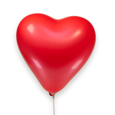 unbedruckter, roter Herzluftballon